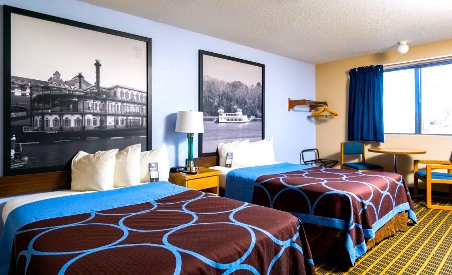 Super 8 By Wyndham Burlington Exterior foto